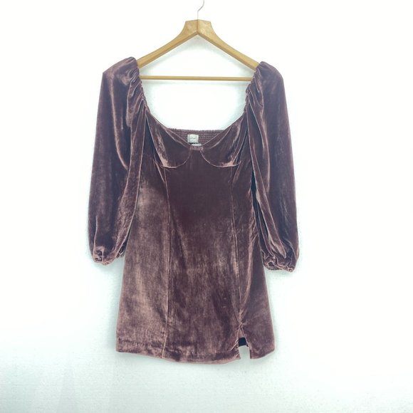WILDFRED Dresses & Skirts - WILDFRED NWT Shiny Brown Truffle Novella Velvet Puff Long Sleeve Dress Slit